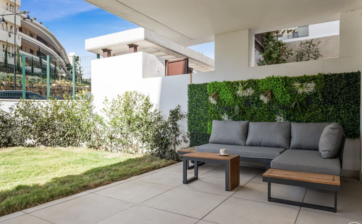 2 Bed Apartment for sale in Fuengirola Costa Del Sol, Málaga, Spain