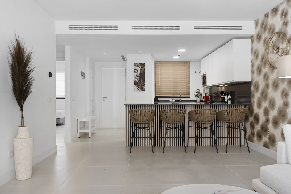 2 Bed Apartment for sale in Fuengirola Costa Del Sol, Málaga, Spain