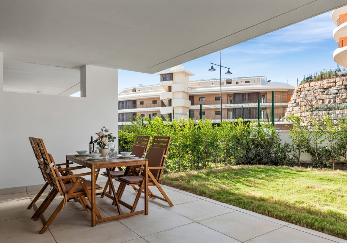 2 Bed Apartment for sale in Fuengirola Costa Del Sol, Málaga, Spain