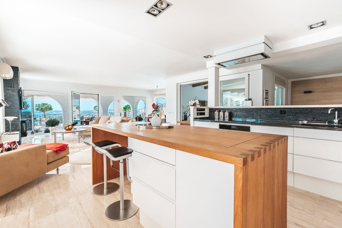 Se vende Villa - Chalet de 4 dormitorios en Costa Del Sol, Málaga, España