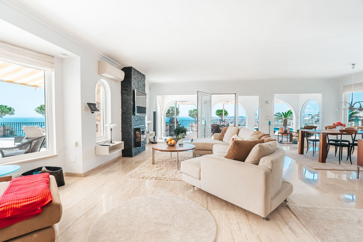Se vende Villa - Chalet de 4 dormitorios en Costa Del Sol, Málaga, España
