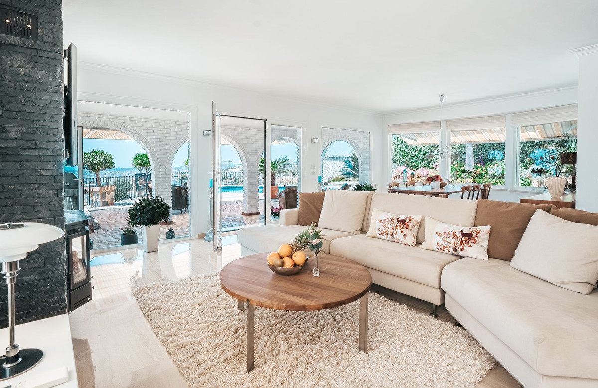 Se vende Villa - Chalet de 4 dormitorios en Costa Del Sol, Málaga, España