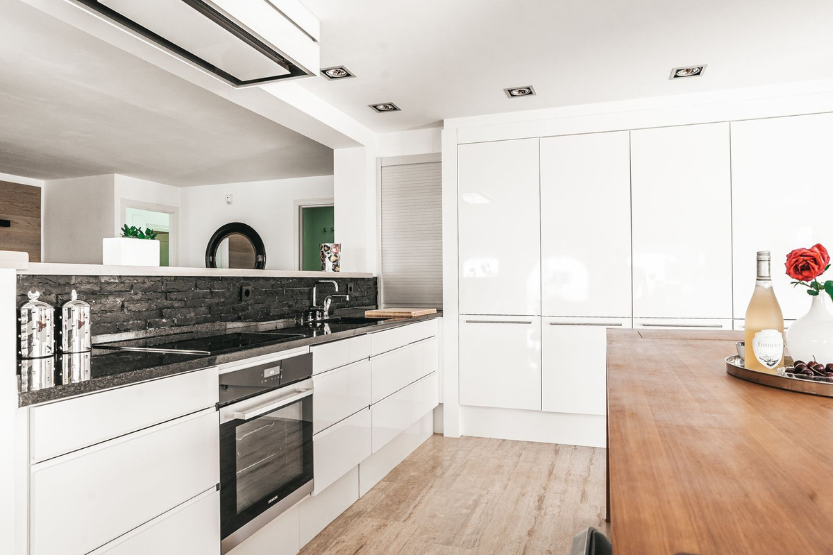 Se vende Villa - Chalet de 4 dormitorios en Costa Del Sol, Málaga, España