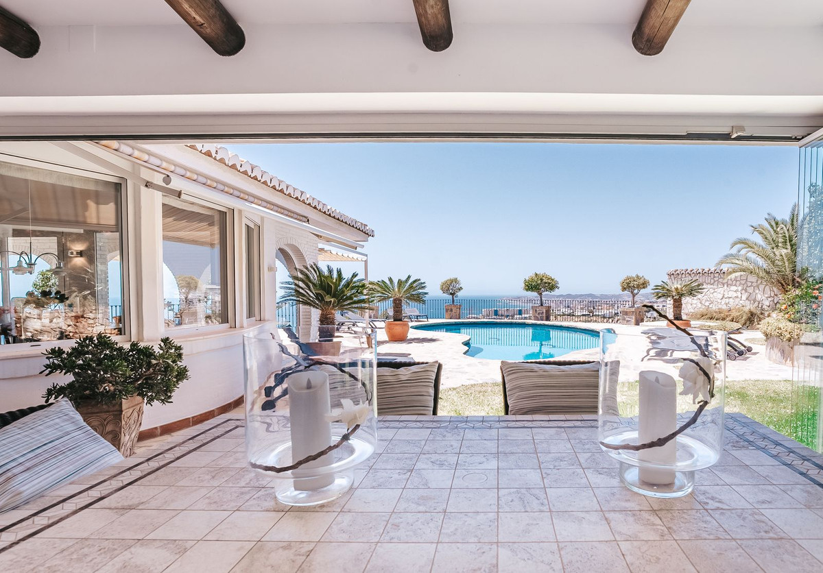 Se vende Villa - Chalet de 4 dormitorios en Costa Del Sol, Málaga, España