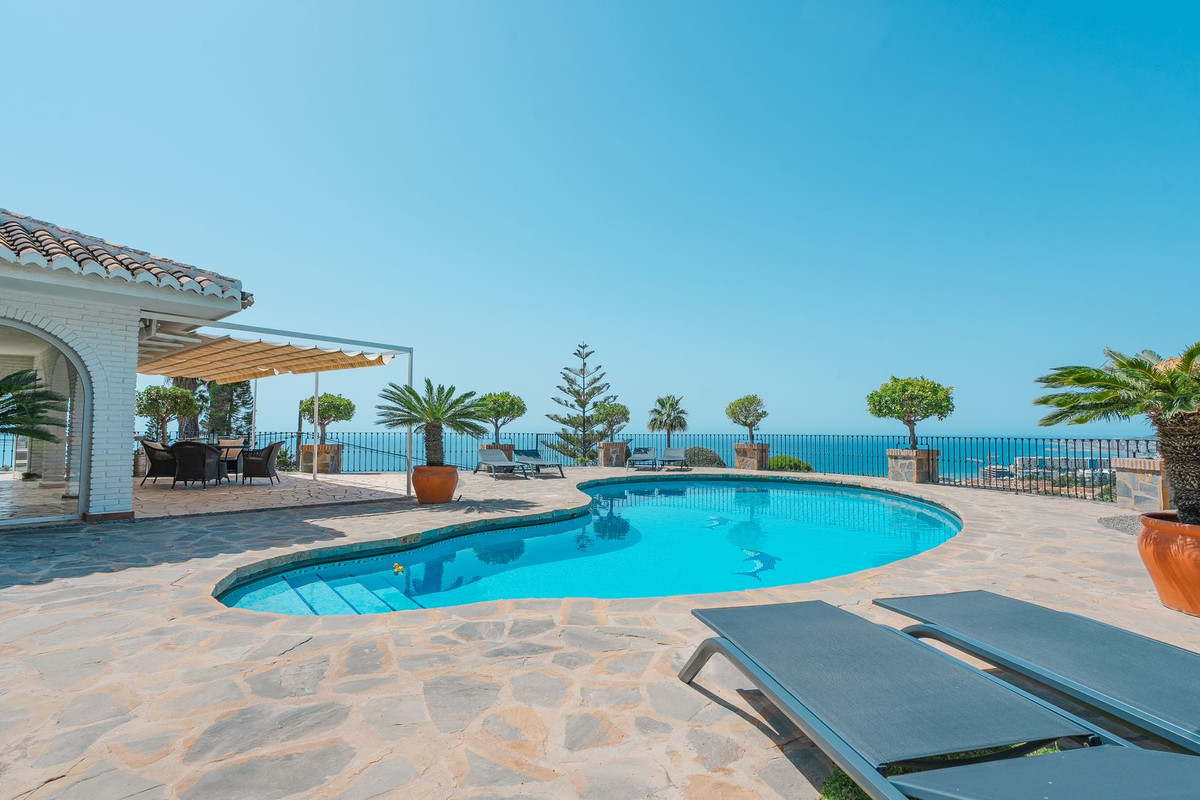 Se vende Villa - Chalet de 4 dormitorios en Costa Del Sol, Málaga, España