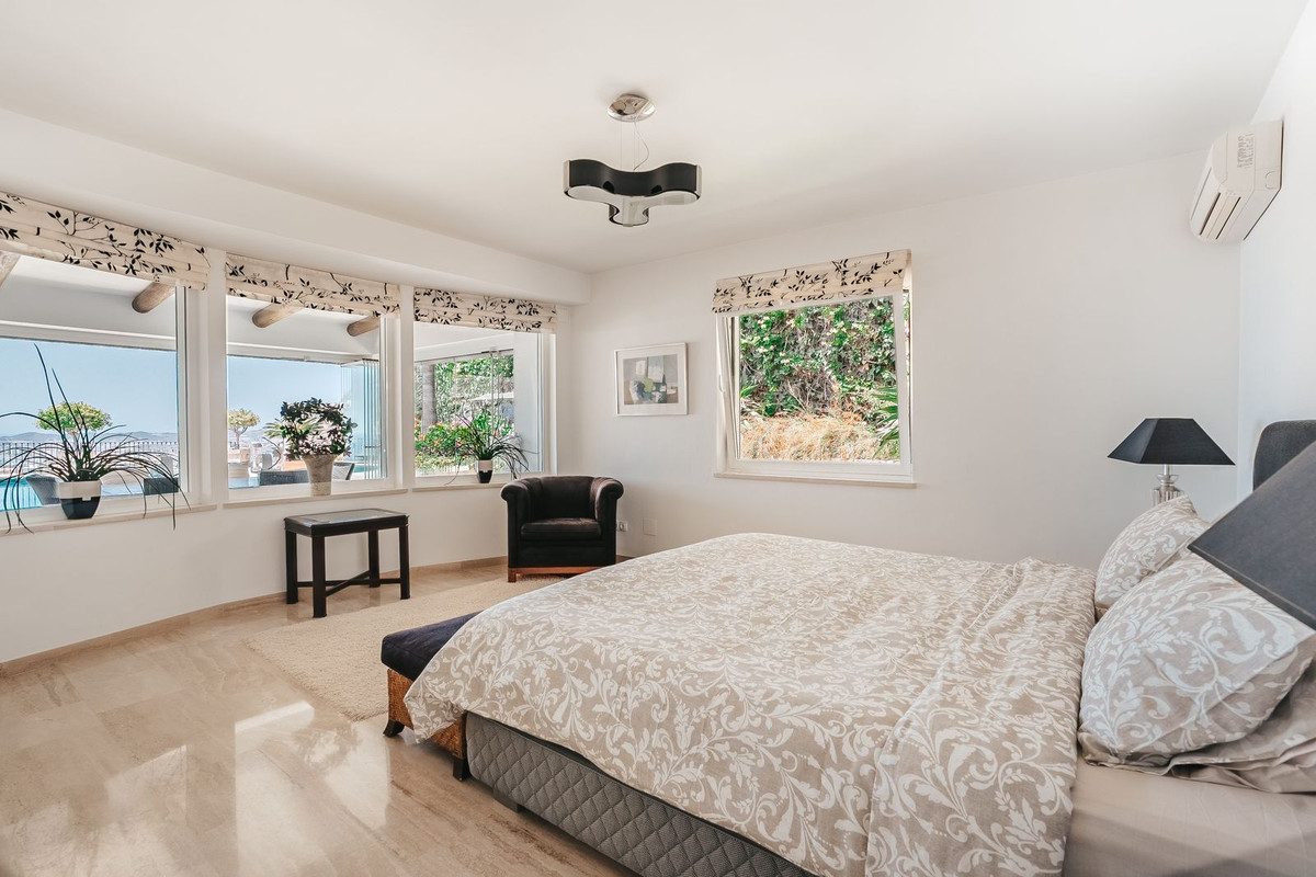 Se vende Villa - Chalet de 4 dormitorios en Costa Del Sol, Málaga, España