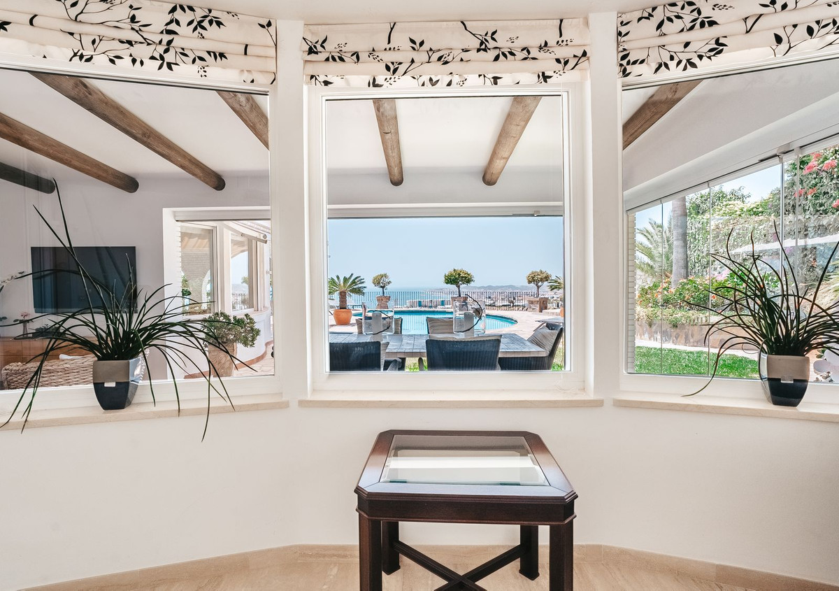 Se vende Villa - Chalet de 4 dormitorios en Costa Del Sol, Málaga, España