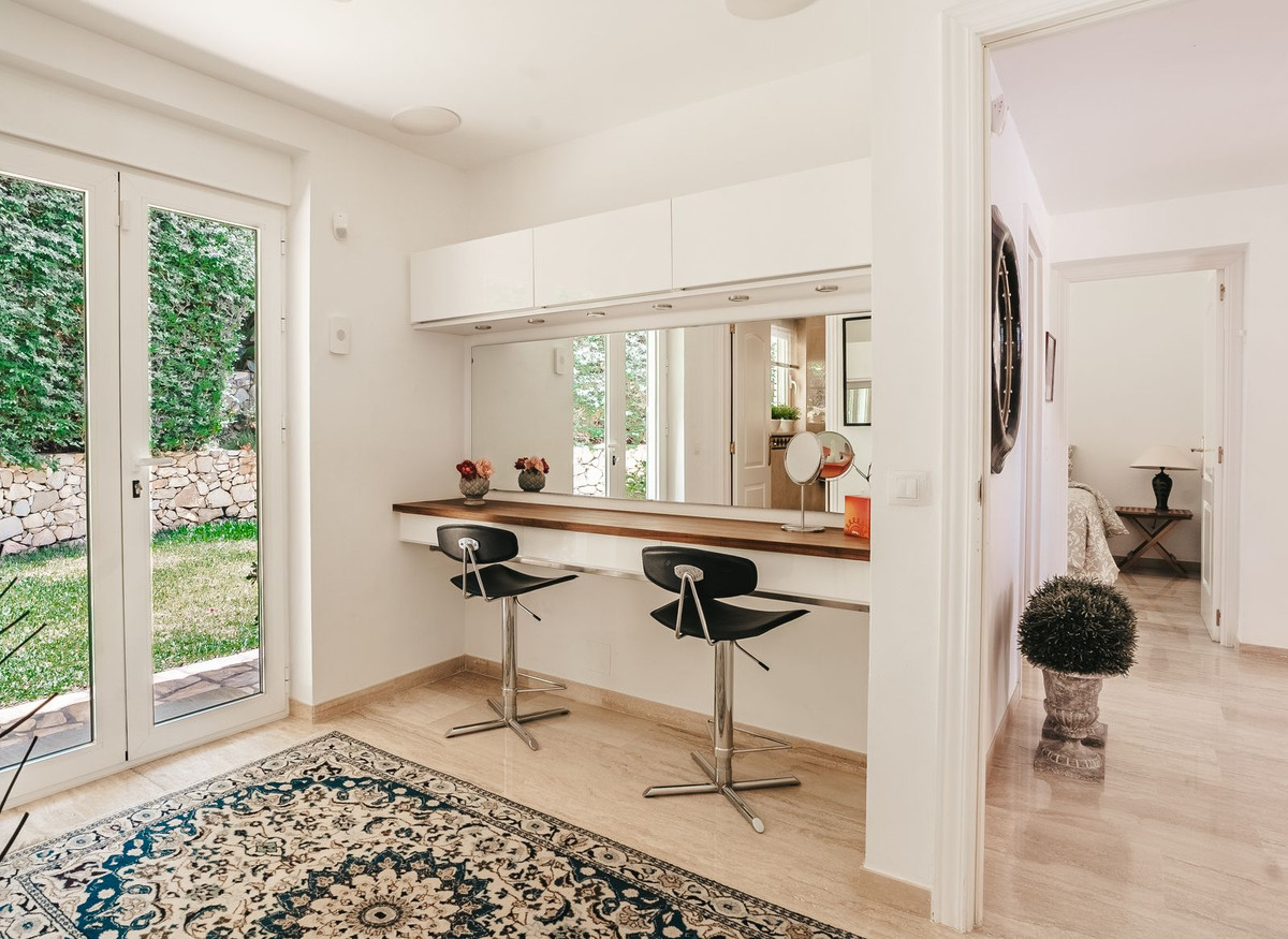 Se vende Villa - Chalet de 4 dormitorios en Costa Del Sol, Málaga, España