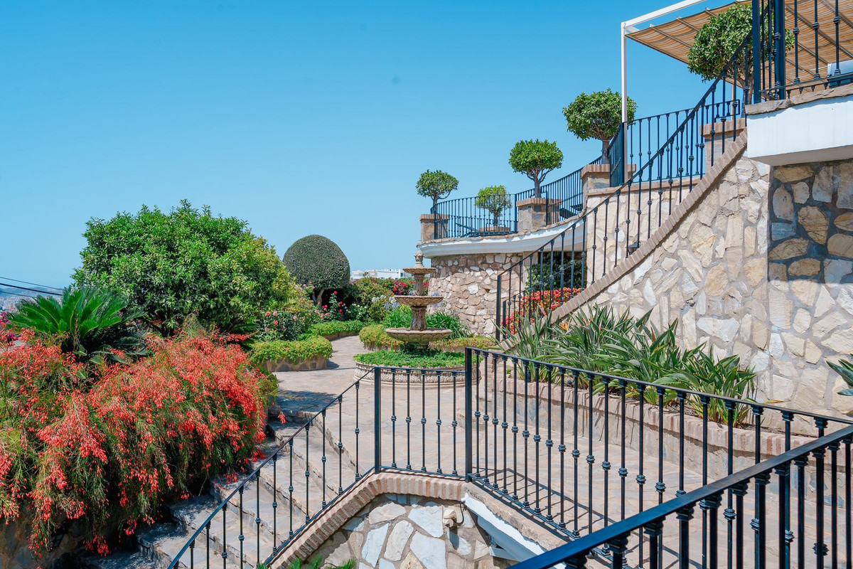Se vende Villa - Chalet de 4 dormitorios en Costa Del Sol, Málaga, España