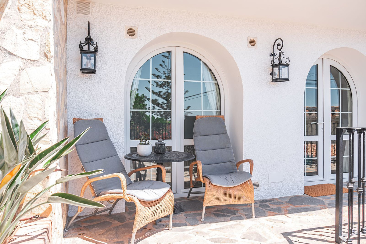 Se vende Villa - Chalet de 4 dormitorios en Costa Del Sol, Málaga, España