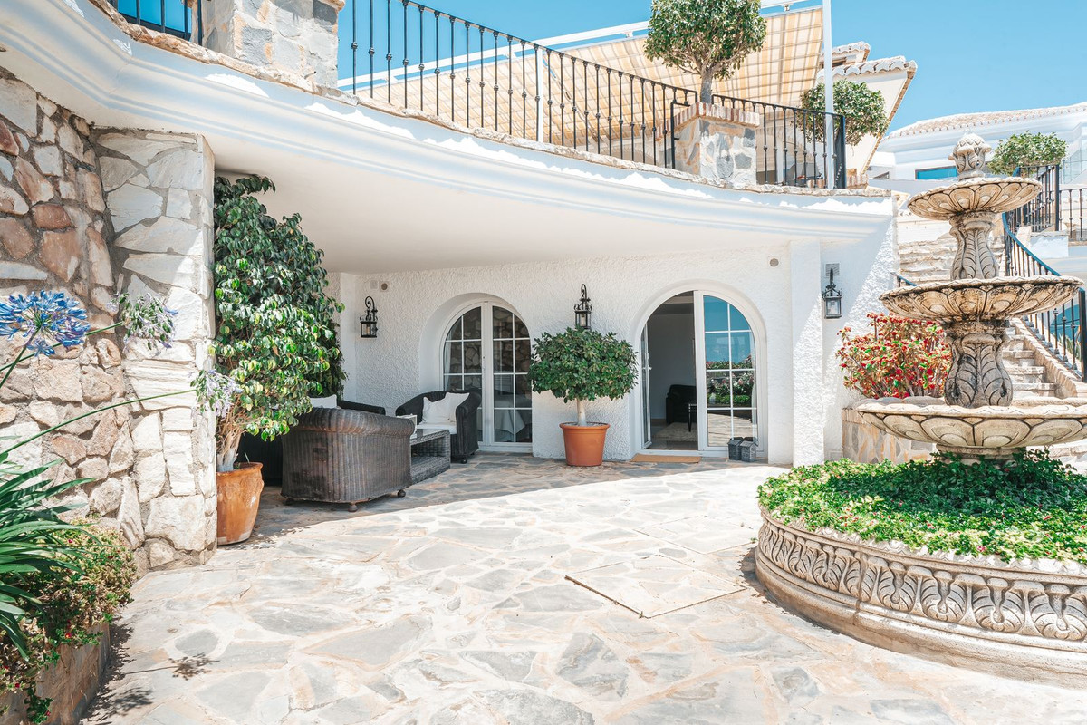 Se vende Villa - Chalet de 4 dormitorios en Costa Del Sol, Málaga, España