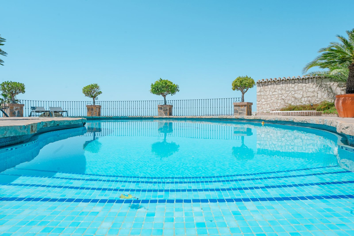 Se vende Villa - Chalet de 4 dormitorios en Costa Del Sol, Málaga, España