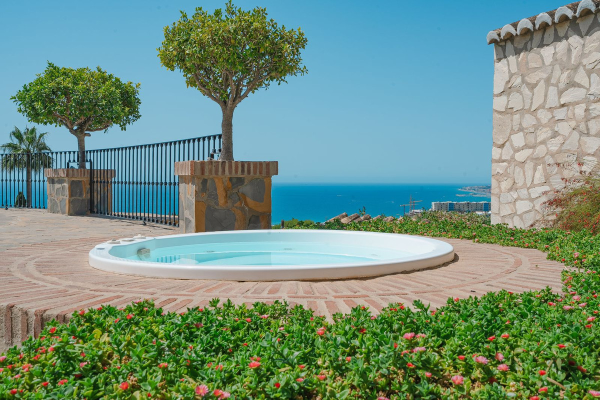 Se vende Villa - Chalet de 4 dormitorios en Costa Del Sol, Málaga, España