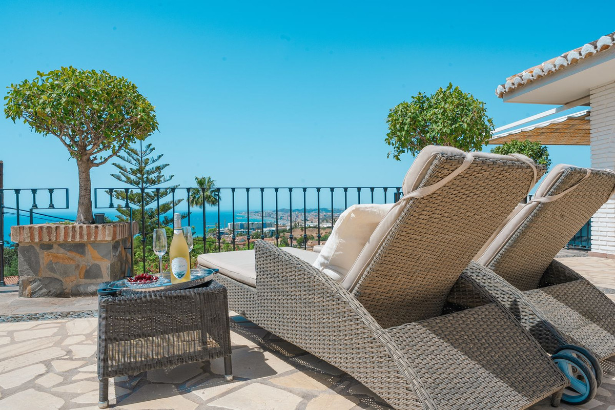 Se vende Villa - Chalet de 4 dormitorios en Costa Del Sol, Málaga, España