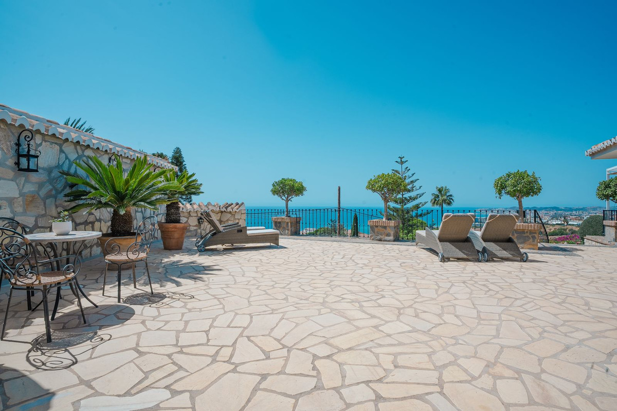 Se vende Villa - Chalet de 4 dormitorios en Costa Del Sol, Málaga, España