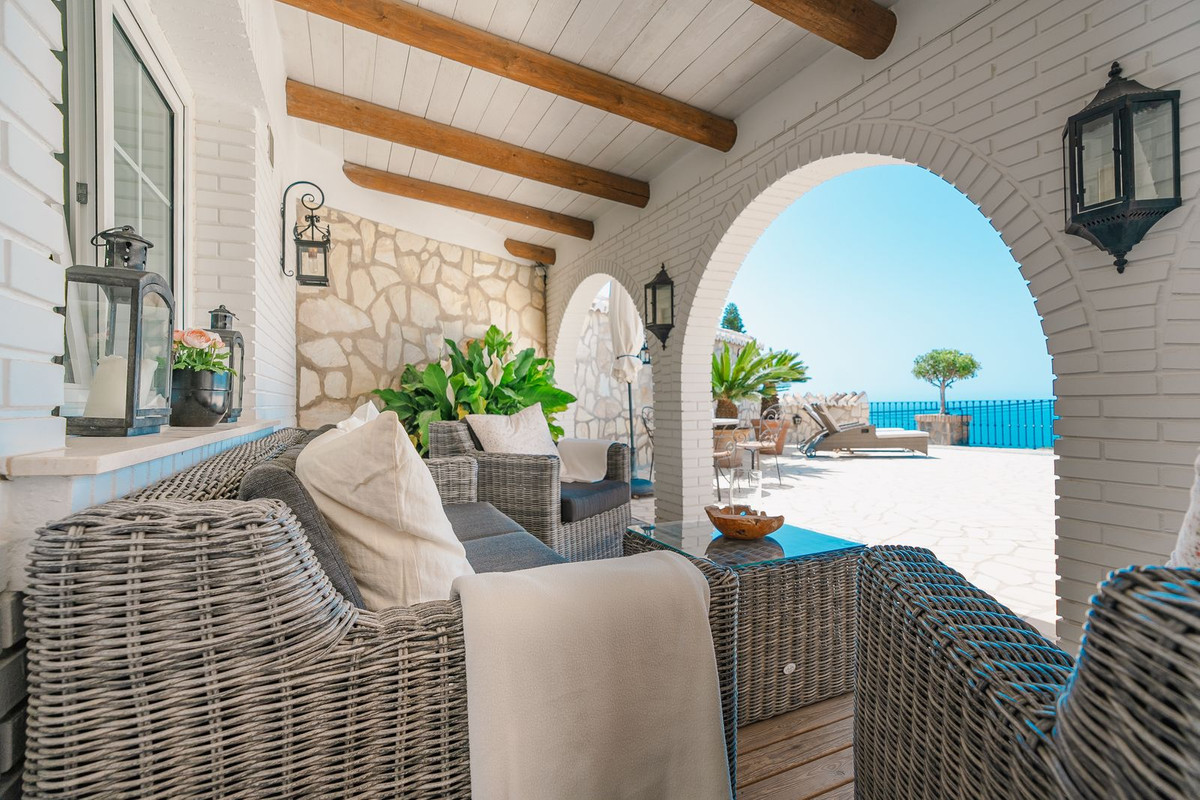 Se vende Villa - Chalet de 4 dormitorios en Costa Del Sol, Málaga, España