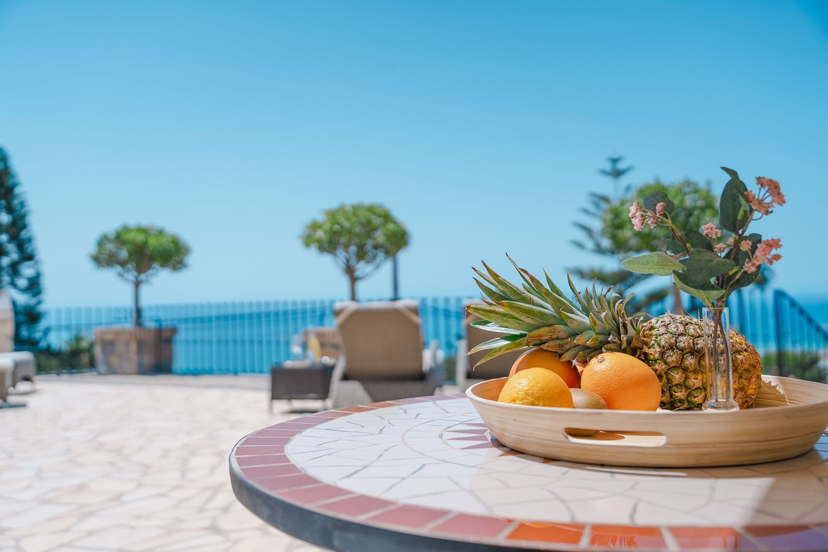 Se vende Villa - Chalet de 4 dormitorios en Costa Del Sol, Málaga, España
