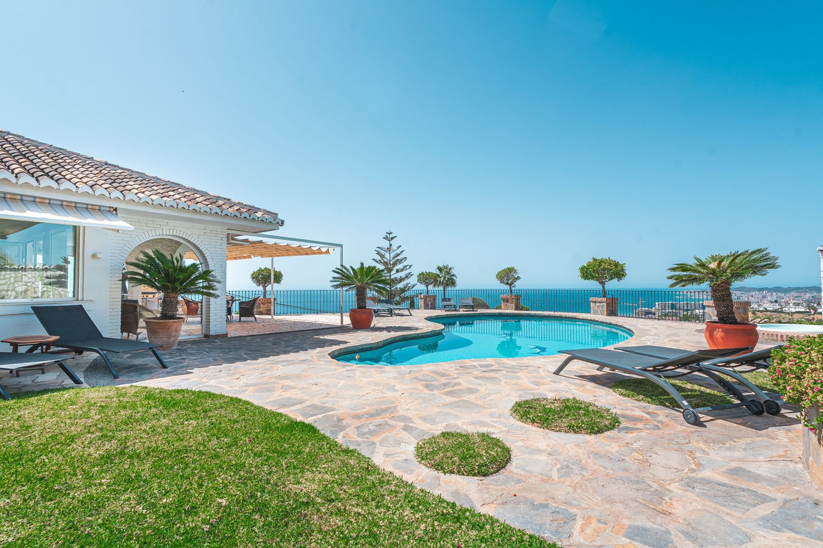 Se vende Villa - Chalet de 4 dormitorios en Costa Del Sol, Málaga, España