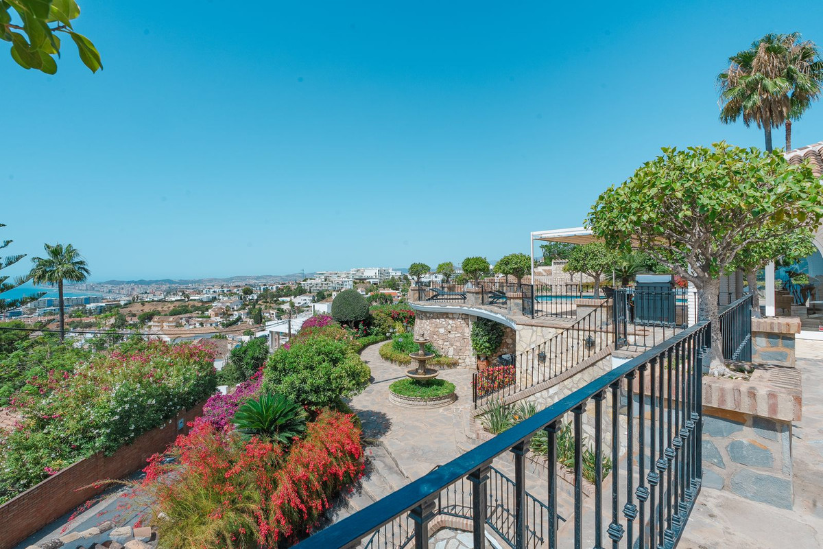 Se vende Villa - Chalet de 4 dormitorios en Costa Del Sol, Málaga, España