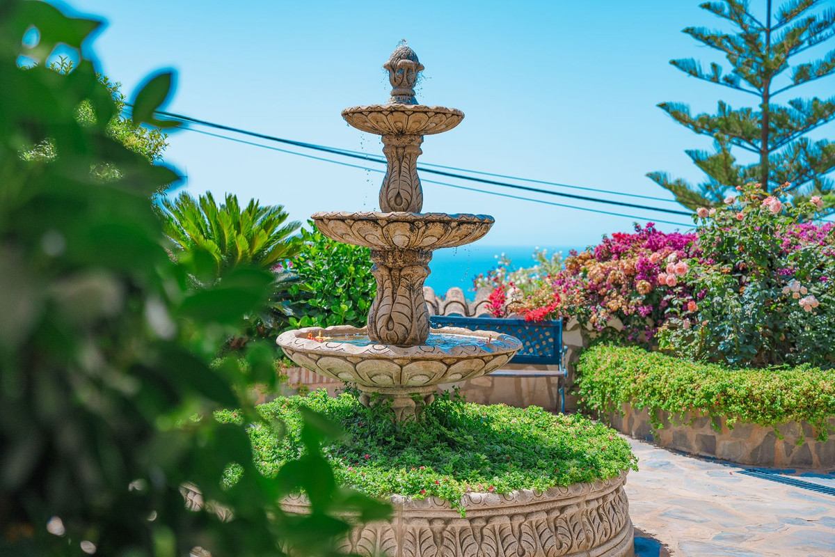 Se vende Villa - Chalet de 4 dormitorios en Costa Del Sol, Málaga, España