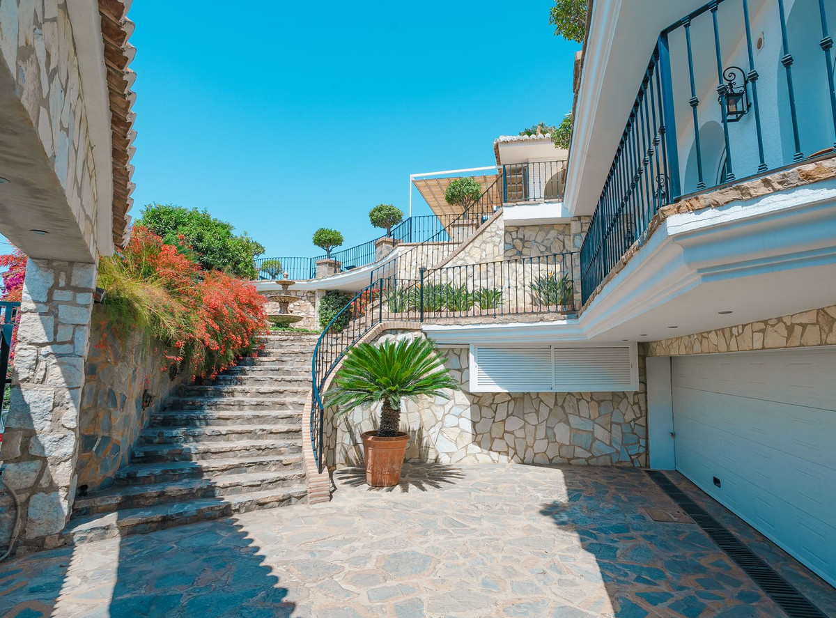 Se vende Villa - Chalet de 4 dormitorios en Costa Del Sol, Málaga, España