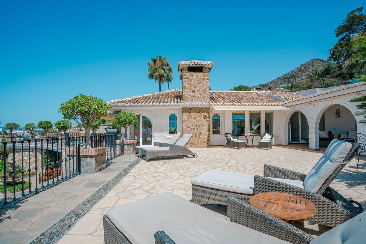 Se vende Villa - Chalet de 4 dormitorios en Costa Del Sol, Málaga, España