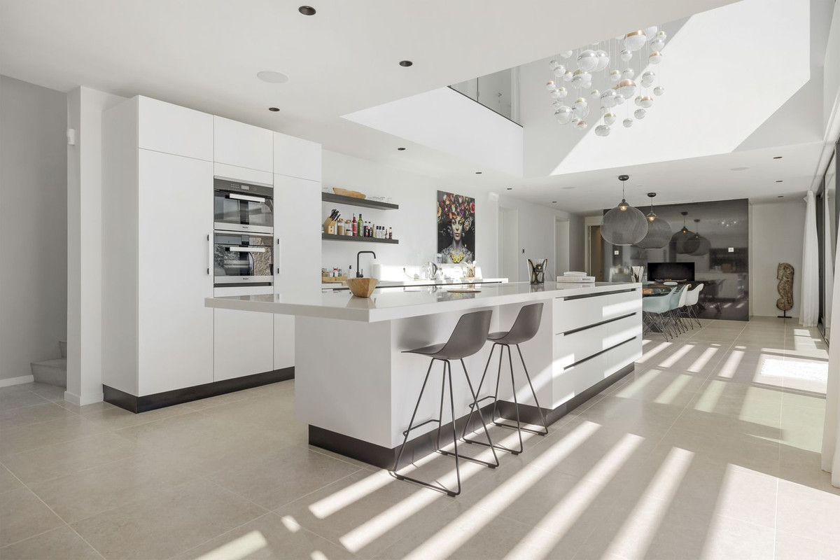 Se vende Villa - Chalet de 5 dormitorios en Costa Del Sol, Málaga, España