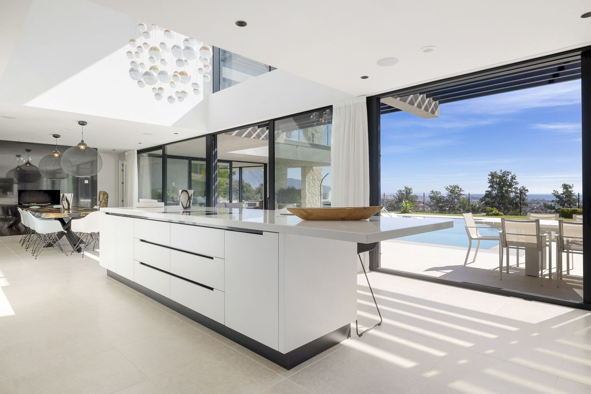 Se vende Villa - Chalet de 5 dormitorios en Costa Del Sol, Málaga, España