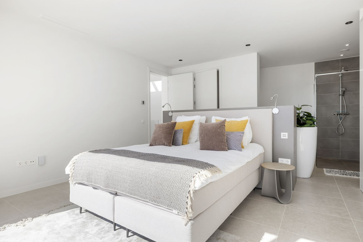 Se vende Villa - Chalet de 5 dormitorios en Costa Del Sol, Málaga, España