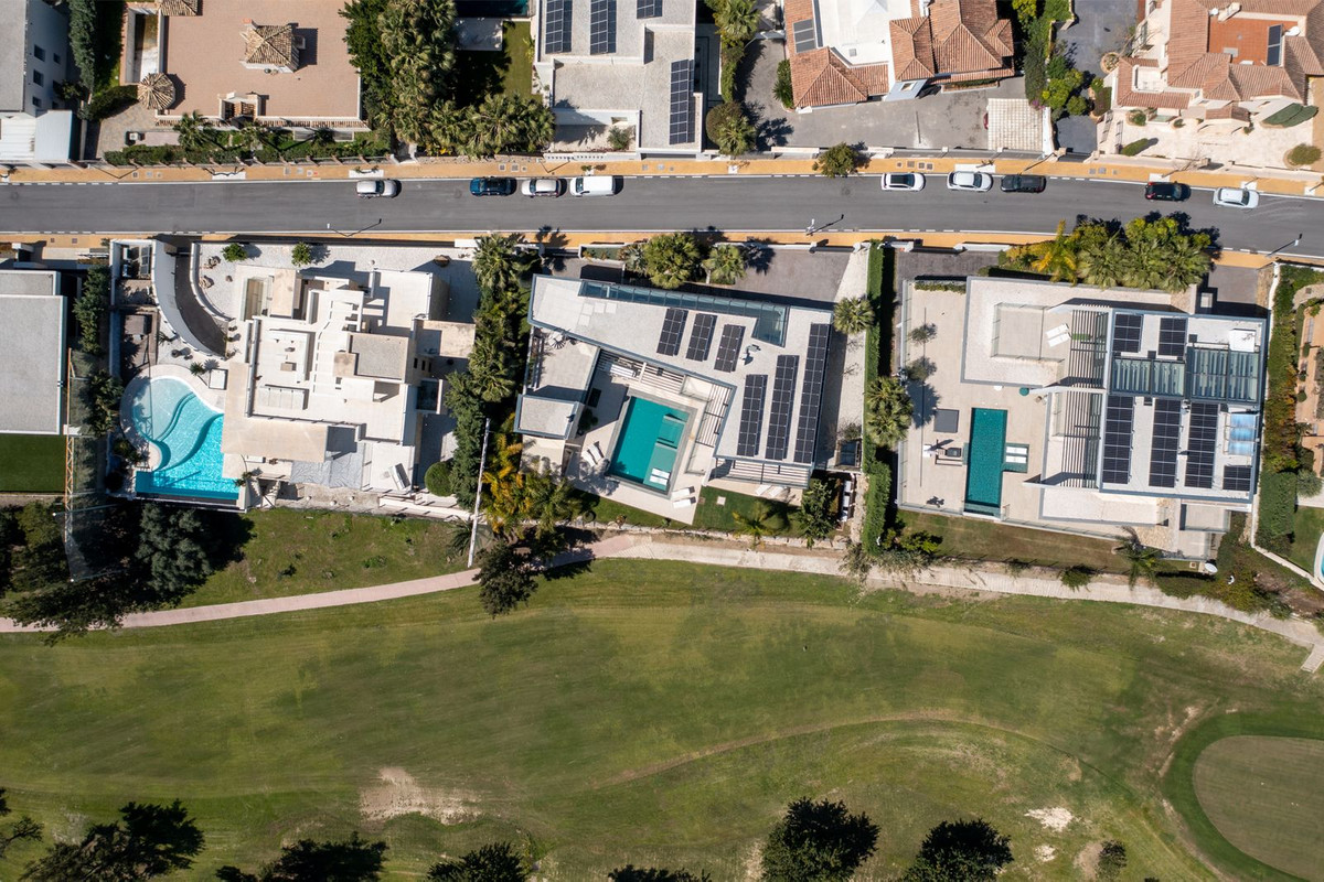Se vende Villa - Chalet de 5 dormitorios en Costa Del Sol, Málaga, España