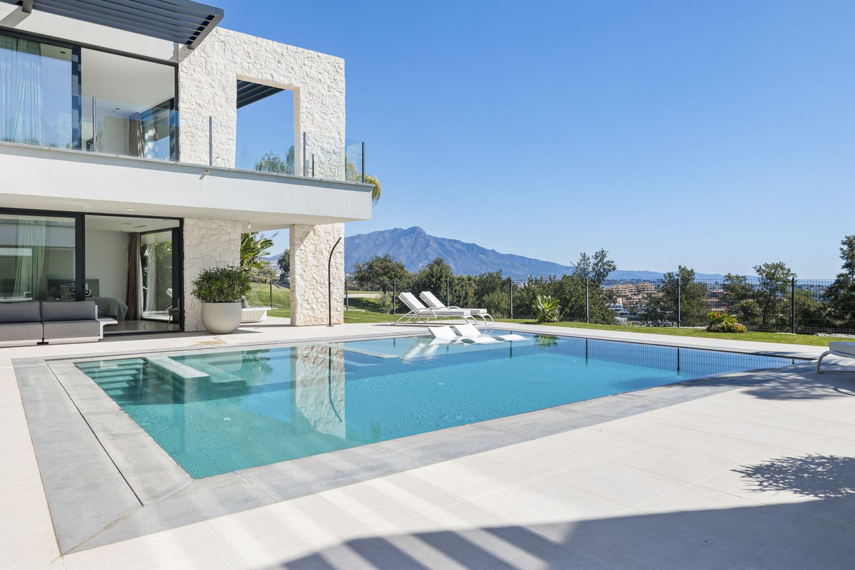 Se vende Villa - Chalet de 5 dormitorios en Costa Del Sol, Málaga, España