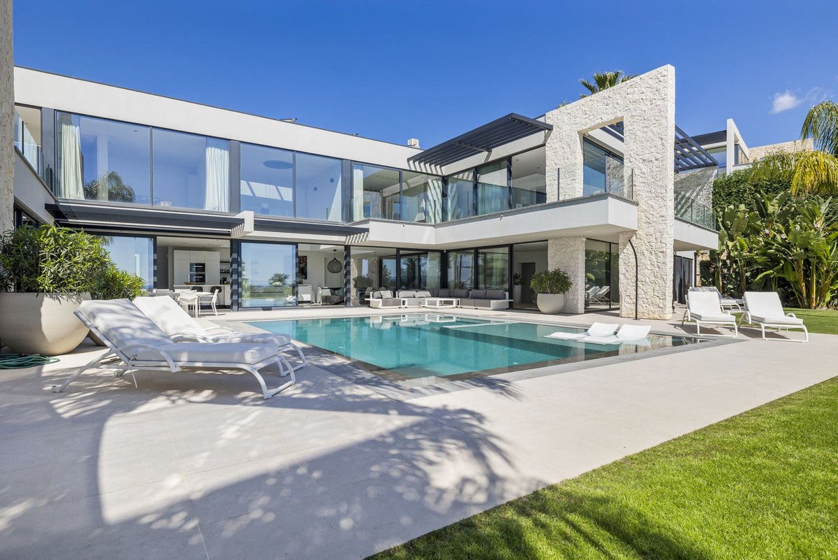Se vende Villa - Chalet de 5 dormitorios en Costa Del Sol, Málaga, España