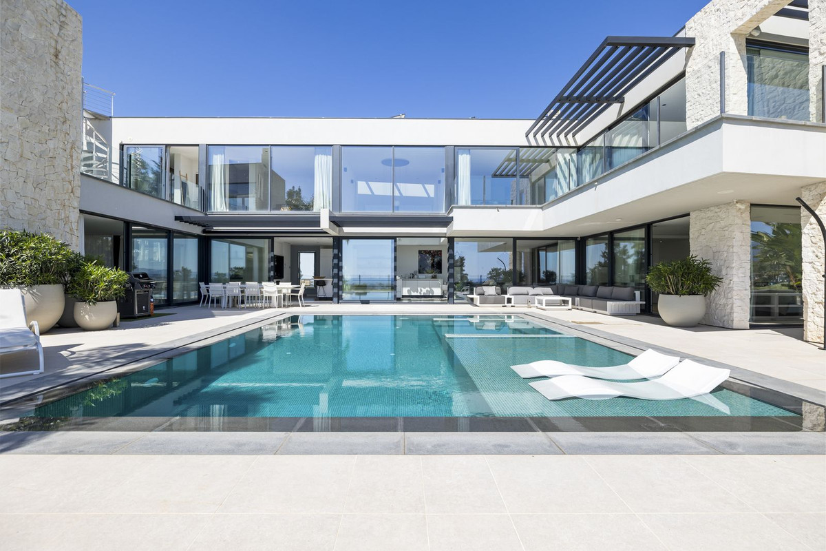 Se vende Villa - Chalet de 5 dormitorios en Costa Del Sol, Málaga, España