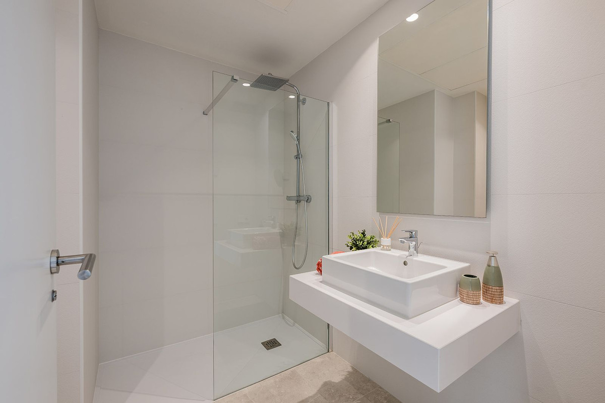 4 Bed Apartment for sale in Santa Clara Costa Del Sol, Málaga, Spain