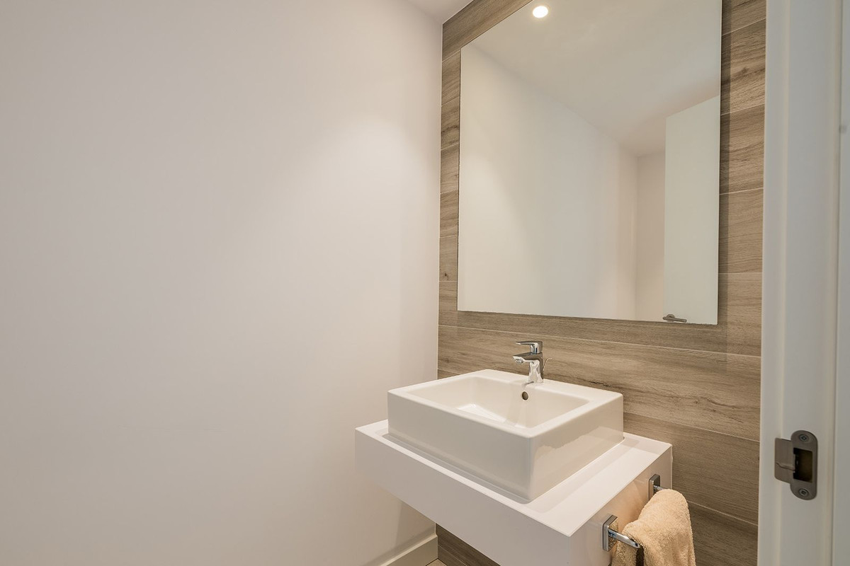 4 Bed Apartment for sale in Santa Clara Costa Del Sol, Málaga, Spain