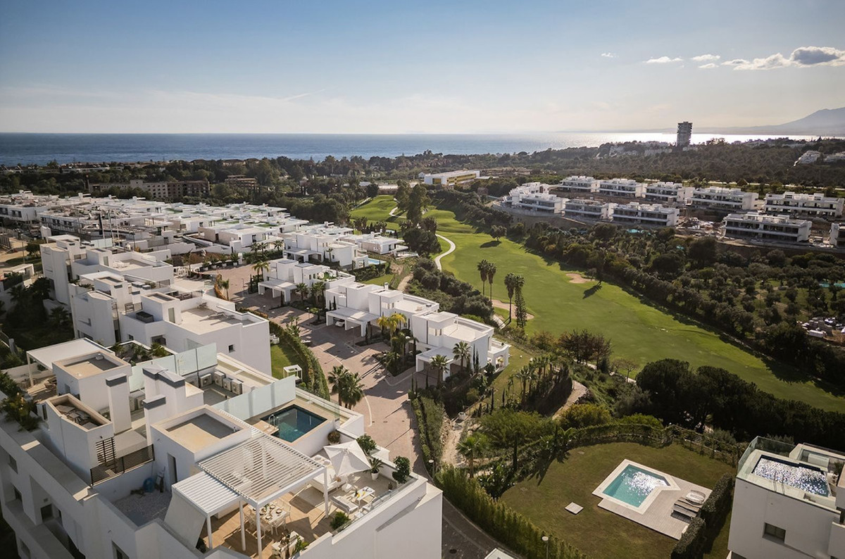 4 Bed Apartment for sale in Santa Clara Costa Del Sol, Málaga, Spain