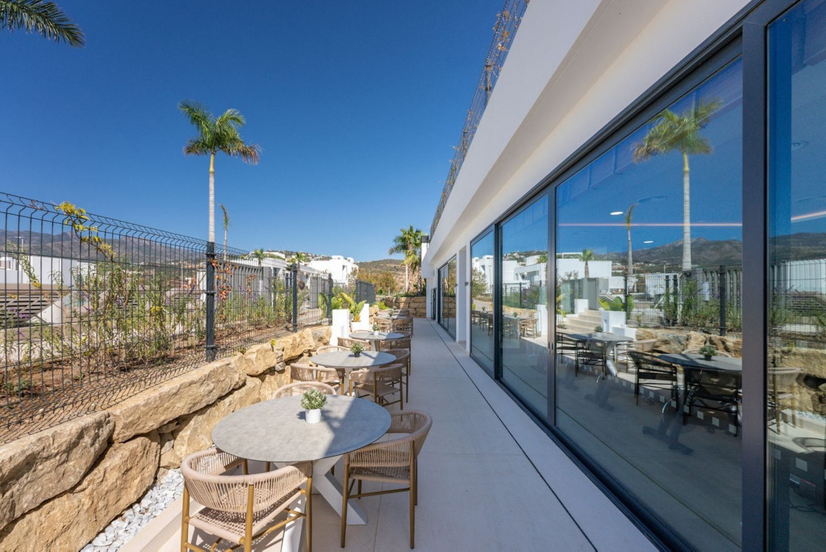 4 Bed Apartment for sale in Santa Clara Costa Del Sol, Málaga, Spain