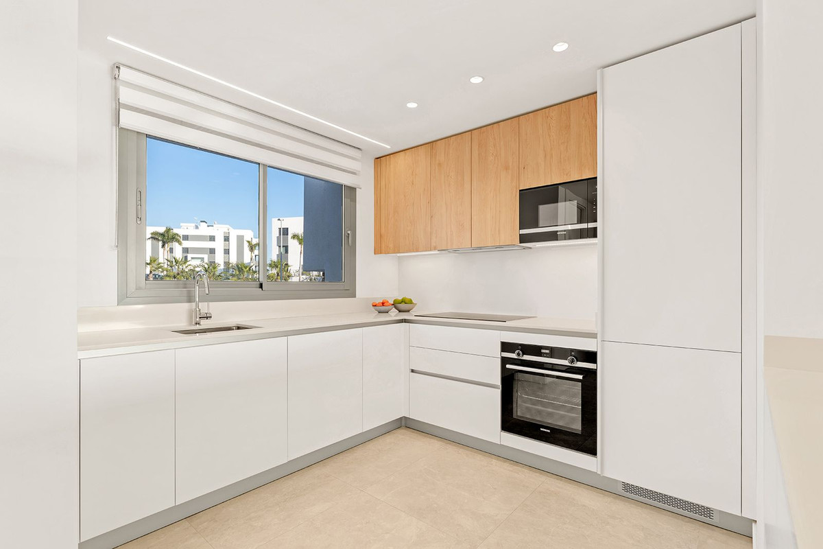 4 Bed Apartment for sale in Santa Clara Costa Del Sol, Málaga, Spain