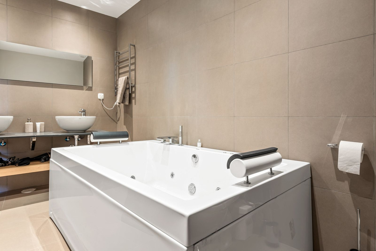 5 Bed Townhouse for sale in La Heredia Costa Del Sol, Málaga, Spain