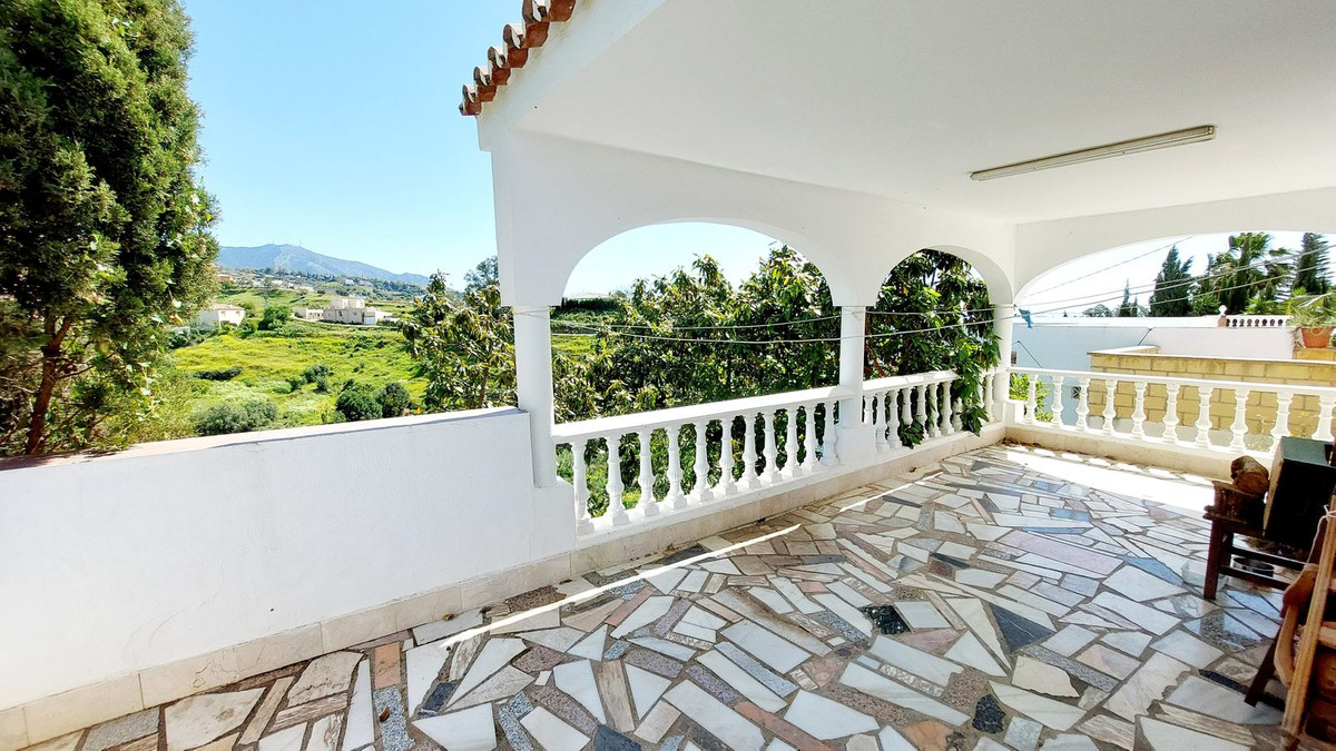 5 Bed Townhouse for sale in Mijas Costa Del Sol, Málaga, Spain