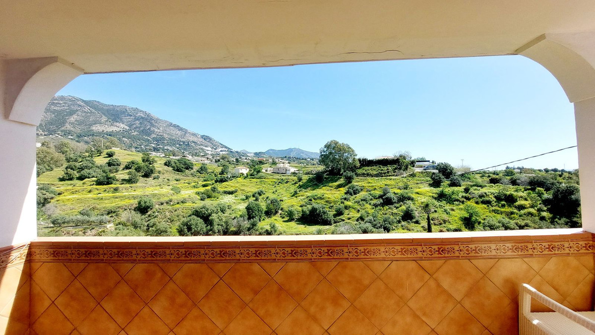 5 Bed Townhouse for sale in Mijas Costa Del Sol, Málaga, Spain