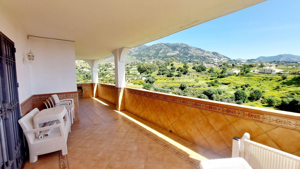 5 Bed Townhouse for sale in Mijas Costa Del Sol, Málaga, Spain