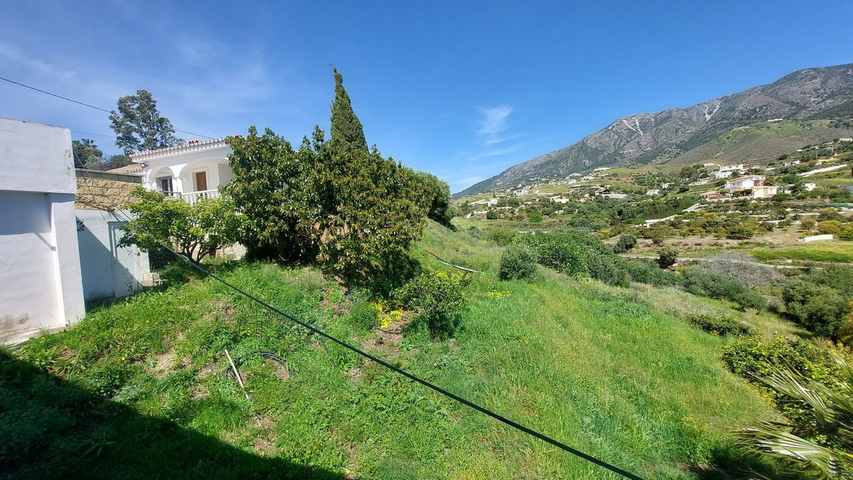 5 Bed Townhouse for sale in Mijas Costa Del Sol, Málaga, Spain