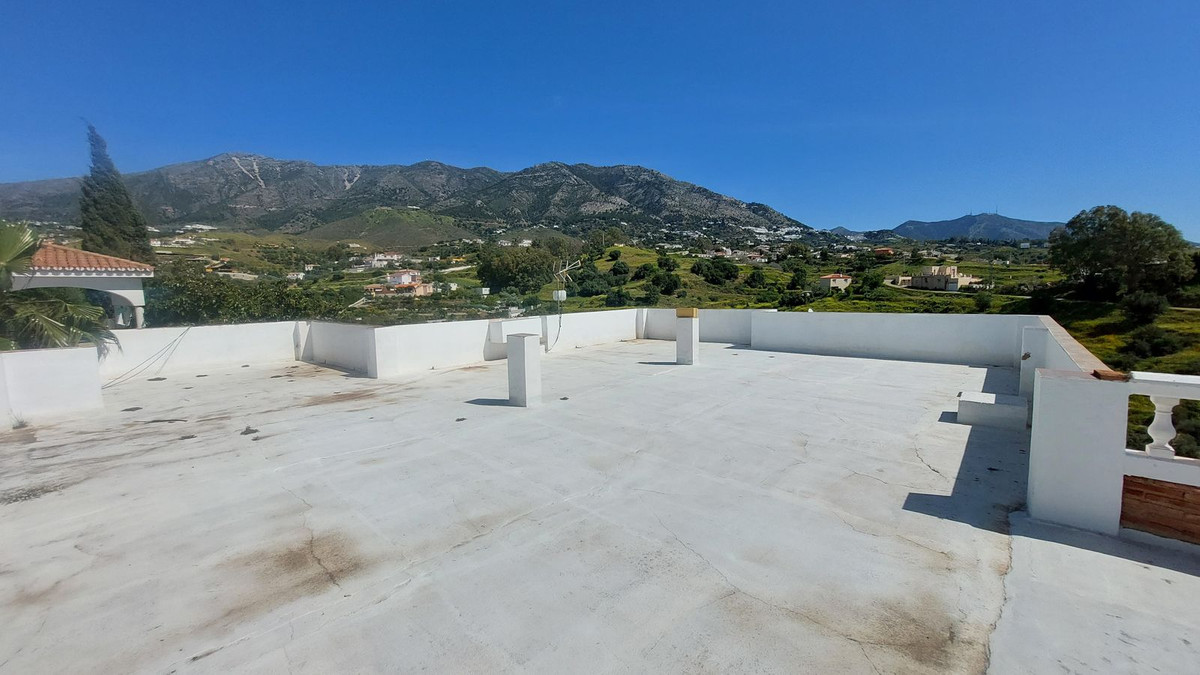 5 Bed Townhouse for sale in Mijas Costa Del Sol, Málaga, Spain