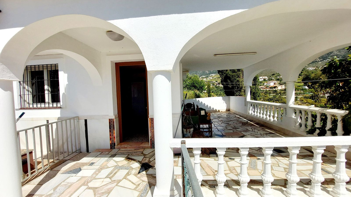 5 Bed Townhouse for sale in Mijas Costa Del Sol, Málaga, Spain