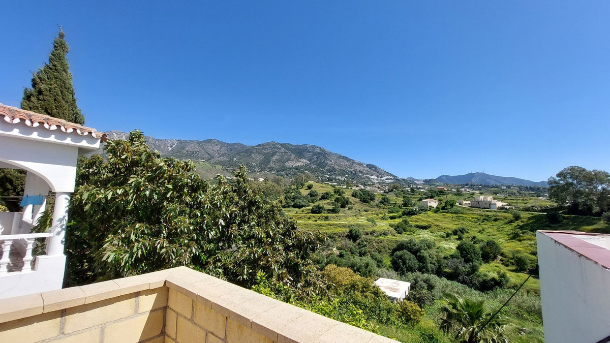 5 Bed Townhouse for sale in Mijas Costa Del Sol, Málaga, Spain