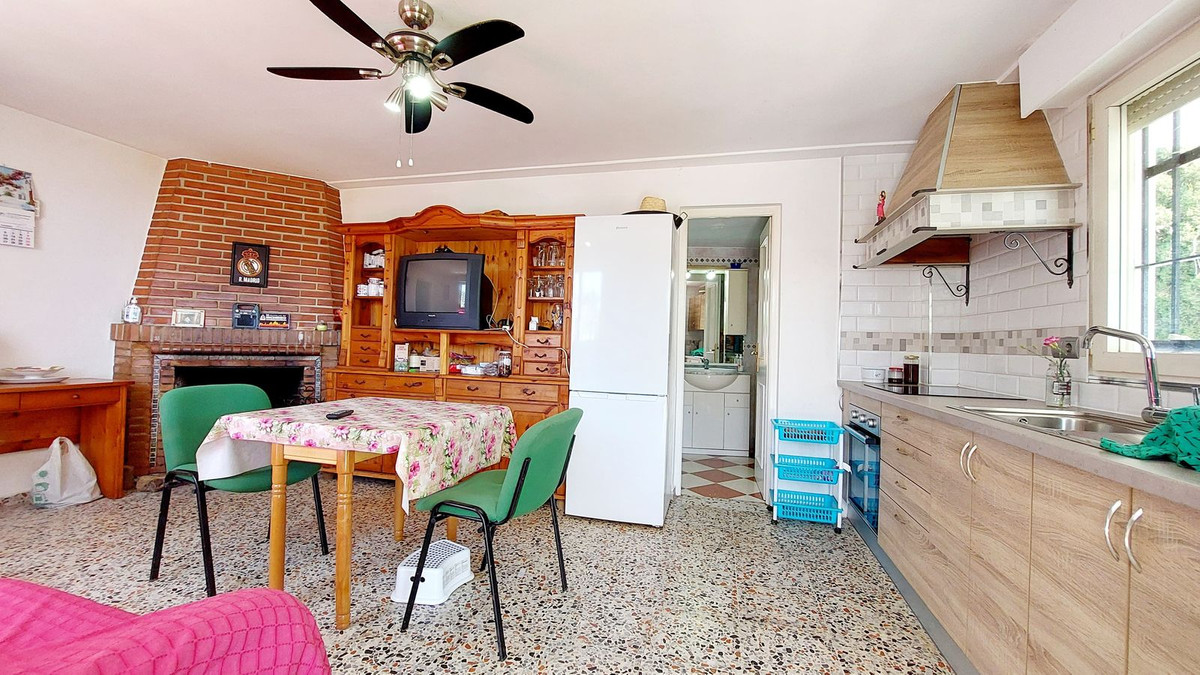5 Bed Townhouse for sale in Mijas Costa Del Sol, Málaga, Spain