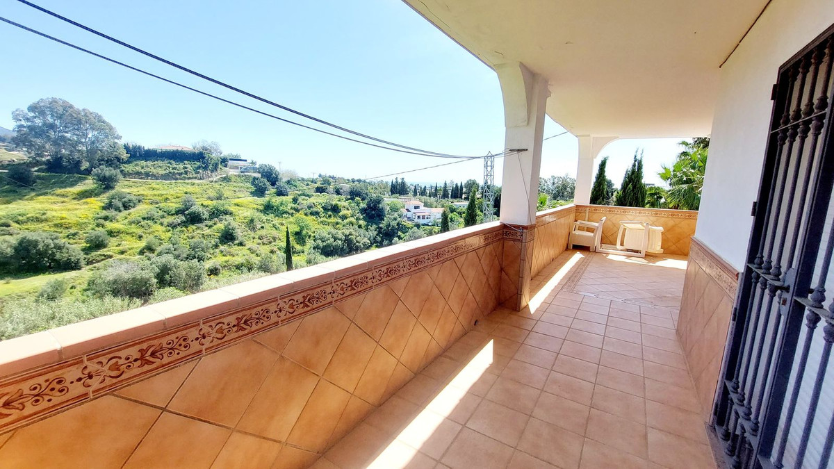 5 Bed Townhouse for sale in Mijas Costa Del Sol, Málaga, Spain