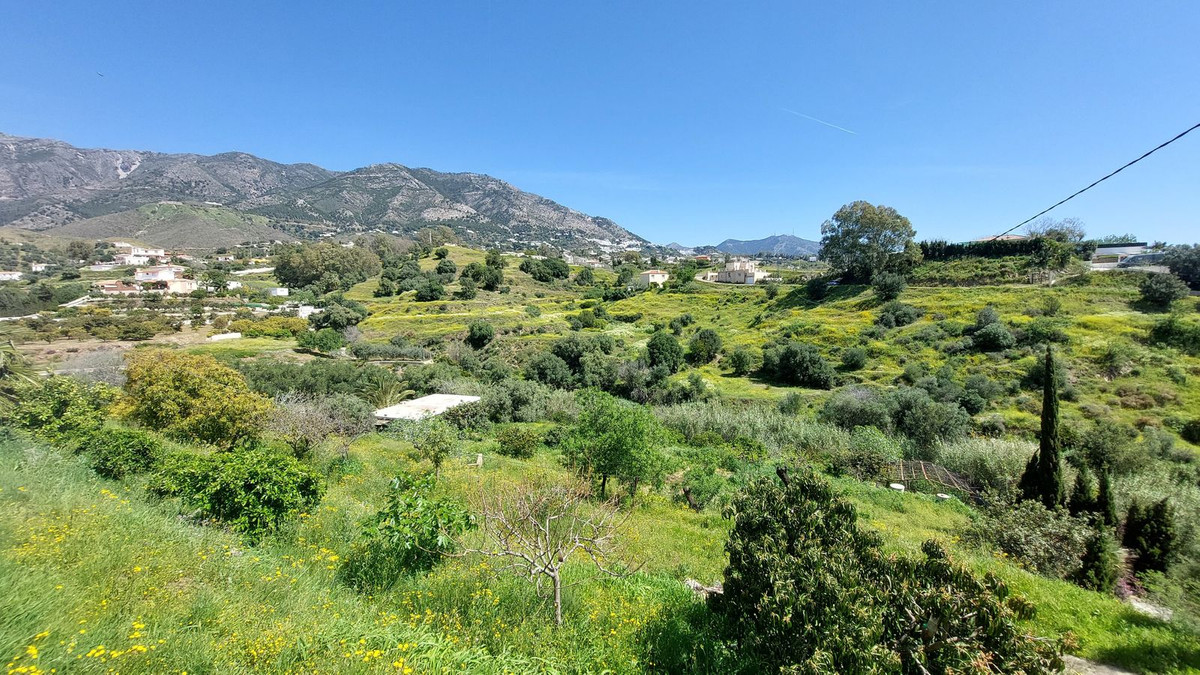5 Bed Townhouse for sale in Mijas Costa Del Sol, Málaga, Spain