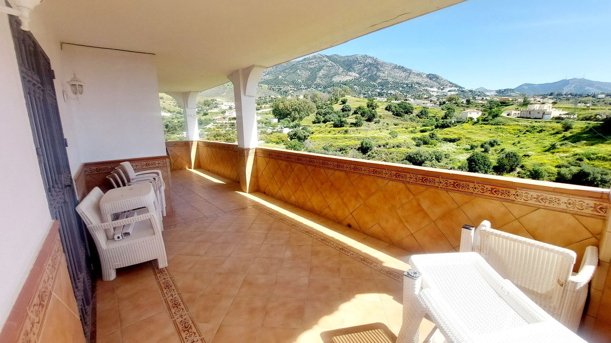 5 Bed Townhouse for sale in Mijas Costa Del Sol, Málaga, Spain